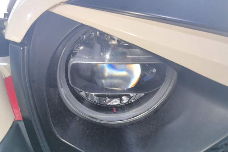 Used Jeep Wrangler 2018 2.0T Sahara Four-Door Edition Right Front Headlight