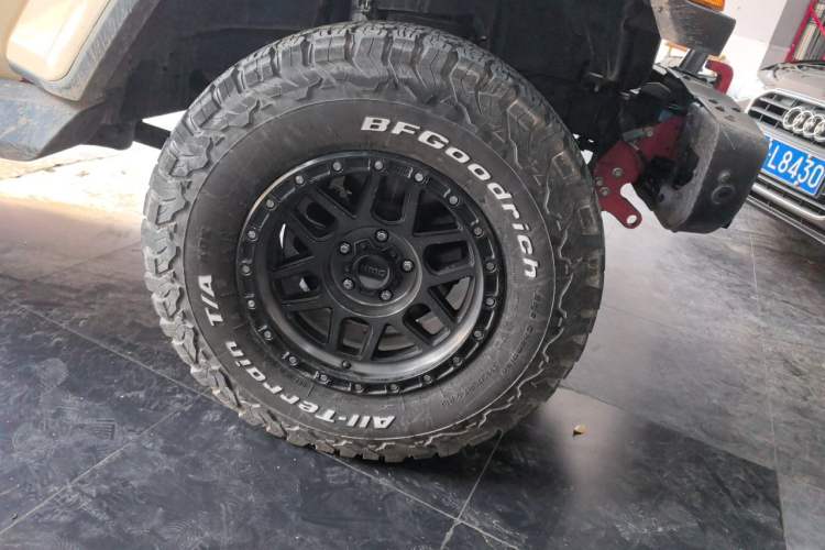 Used Jeep Wrangler 2018 2.0T Sahara Four-Door Edition Right Front Wheel Hub