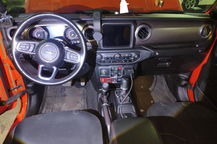 Used Jeep Wrangler 2018 2.0T Rubicon Four-Door Edition Center Console