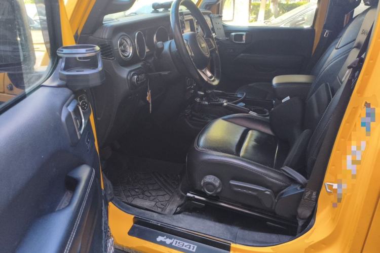 Used Jeep Wrangler 2018 2.0T Sahara Four-Door Edition Driver Seat
