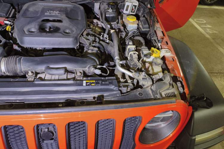 Used Jeep Wrangler 2018 2.0T Rubicon Four-Door Edition Engine Bay Left