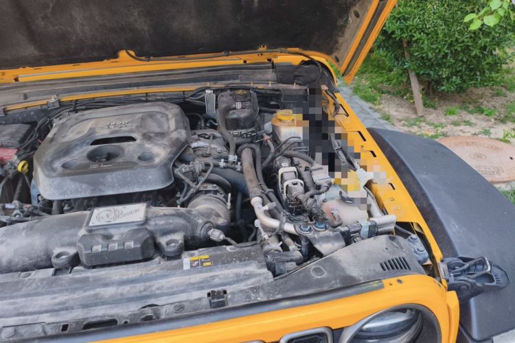 Used Jeep Wrangler 2018 2.0T Sahara Four-Door Edition Engine Bay Left