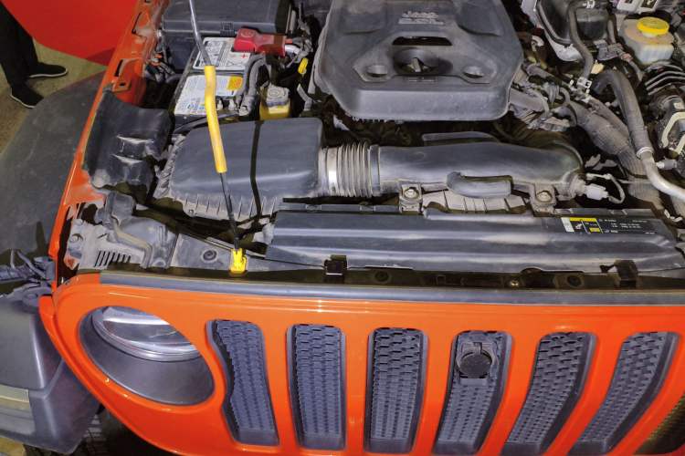 Used Jeep Wrangler 2018 2.0T Rubicon Four-Door Edition Engine Bay Right