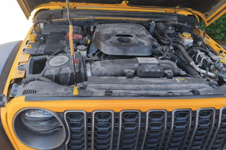 Used Jeep Wrangler 2018 2.0T Sahara Four-Door Edition Engine Bay Right
