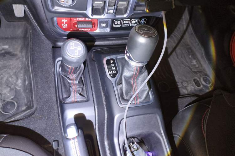 Used Jeep Wrangler 2018 2.0T Rubicon Four-Door Edition Gear Lever