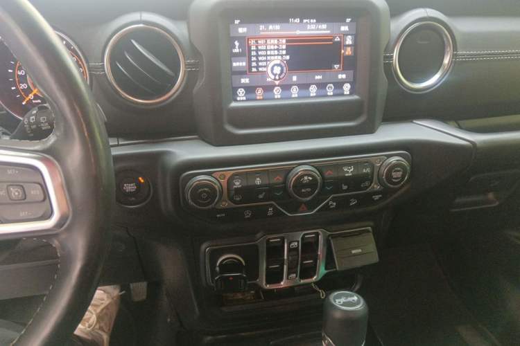 Used Jeep Wrangler 2019 2.0T Sahara 4-Door Version China V Standard Audio And AC Panel