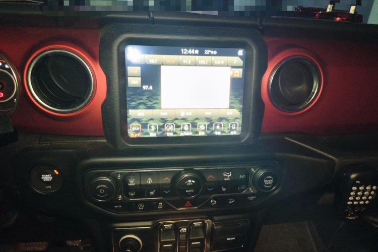 Used Jeep Wrangler 2019 2.0T Rubicon Four-Door Version China V Emission Standard Audio And AC Panel
