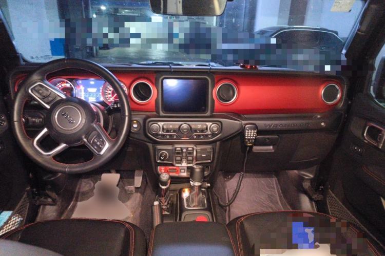 Used Jeep Wrangler 2019 2.0T Rubicon Four-Door Version China V Emission Standard Center Console