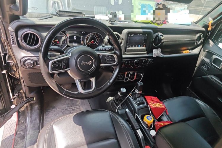 Used Jeep Wrangler 2019 2.0T Sahara Four-Door Version China VI Emission Standard Center Console