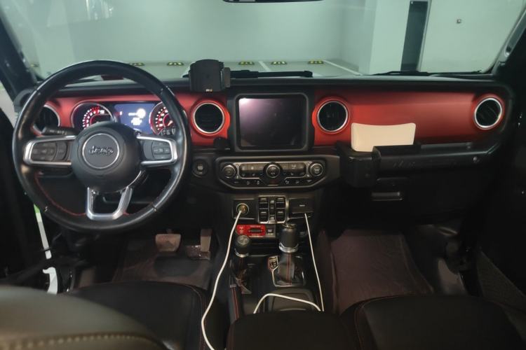 Used Jeep Wrangler 2019 2.0T Rubicon Four-Door Version China VI Emission Standard Center Console