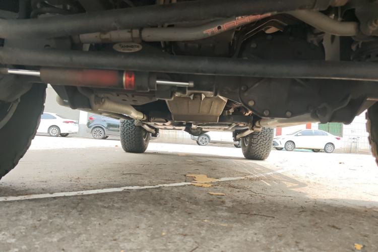 Used Jeep Wrangler 2019 2.0T Sahara Four-Door Version China VI Emission Standard Chassis Front
