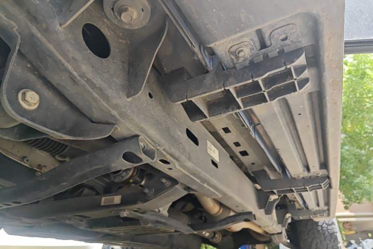 Used Jeep Wrangler 2019 2.0T Sahara Four-Door Version China VI Emission Standard Chassis Front Left