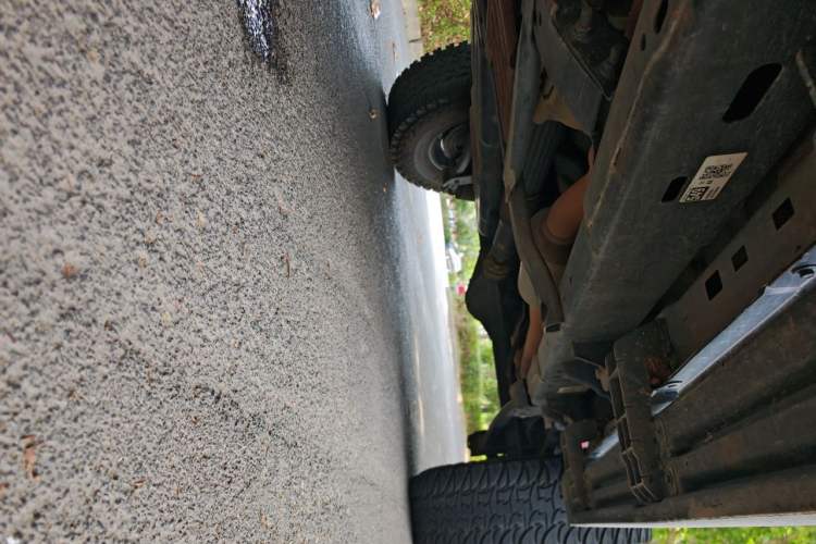 Used Jeep Wrangler 2019 2.0T Sahara Four-Door Version China VI Emission Standard Chassis Front Left