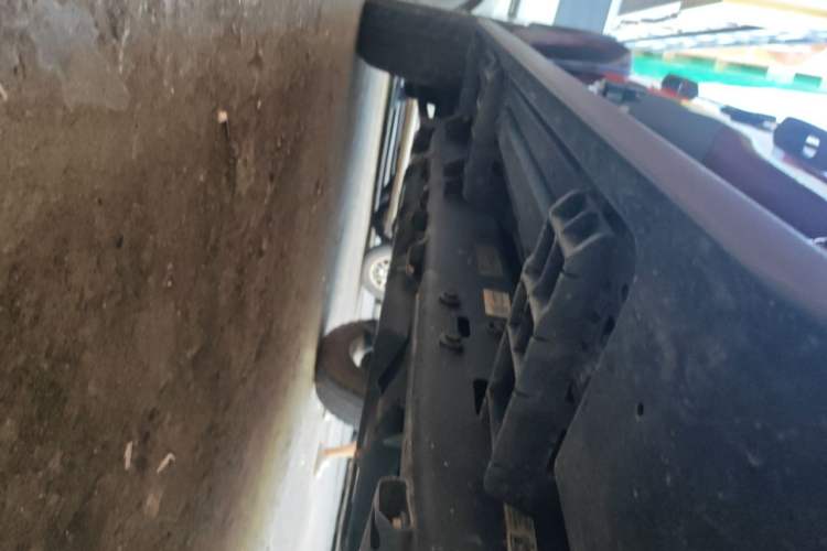 Used Jeep Wrangler 2019 2.0T Sahara Four-Door Version China VI Emission Standard Chassis Front Right