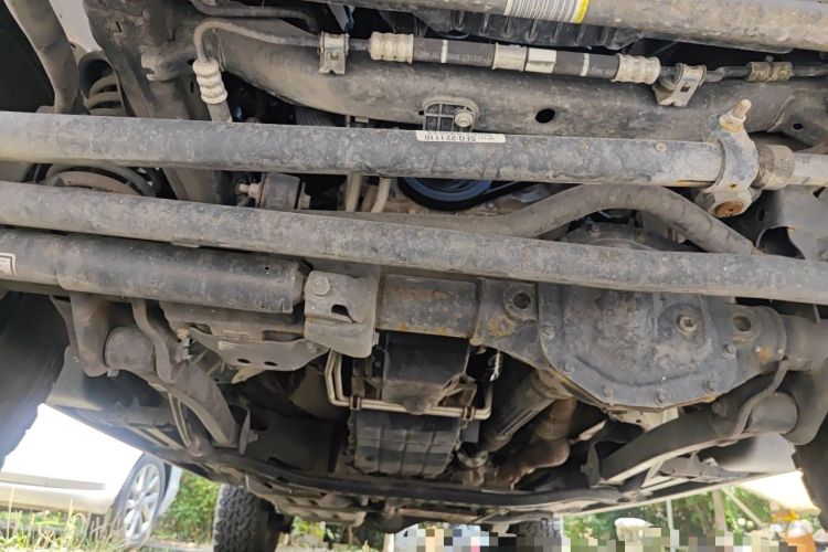 Used Jeep Wrangler 2019 2.0T Sahara Four-Door Version China VI Emission Standard Chassis Front