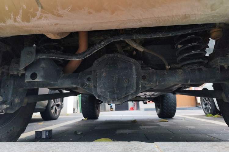 Used Jeep Wrangler 2019 2.0T Sahara Four-Door Version China VI Emission Standard Chassis Rear