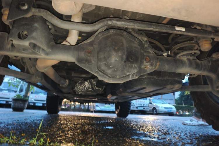 Used Jeep Wrangler 2019 2.0T Rubicon Four-Door Version China VI Emission Standard Chassis Rear