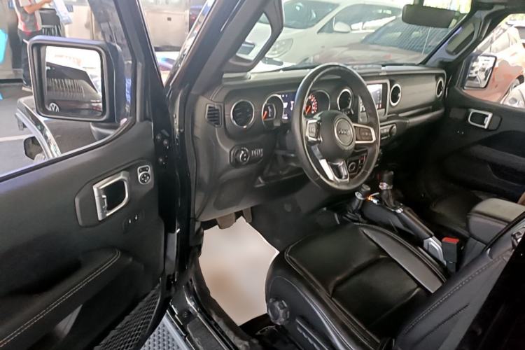 Used Jeep Wrangler 2019 2.0T Sahara Four-Door Version China VI Emission Standard Driver Seat