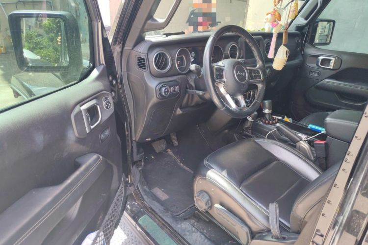 Used Jeep Wrangler 2019 2.0T Sahara Four-Door Version China VI Emission Standard Driver Seat