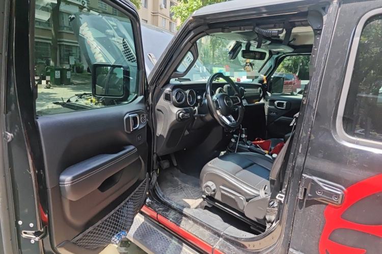 Used Jeep Wrangler 2019 2.0T Sahara Four-Door Version China VI Emission Standard Driver Seat