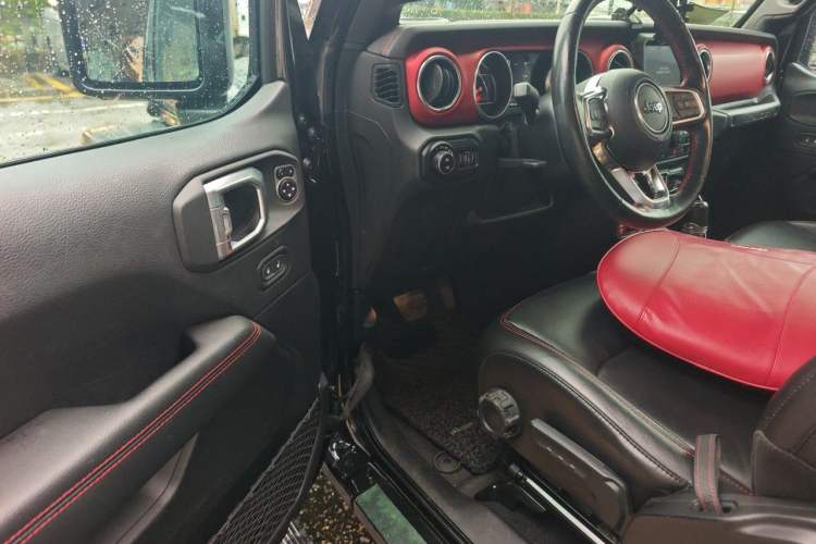 Used Jeep Wrangler 2019 2.0T Rubicon Four-Door Version China VI Emission Standard Driver Seat