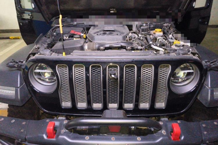 Used Jeep Wrangler 2019 2.0T Rubicon Four-Door Version China V Emission Standard Engine Bay