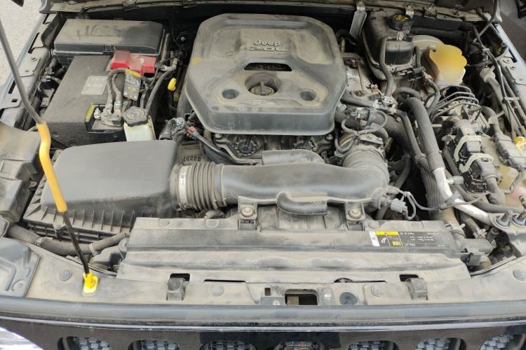 Used Jeep Wrangler 2019 2.0T Rubicon Four-Door Version China VI Emission Standard Engine Bay