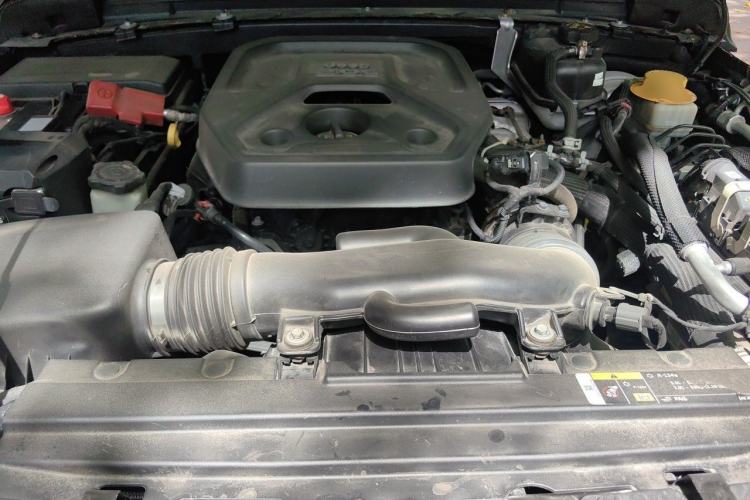Used Jeep Wrangler 2019 2.0T Sahara 4-Door Version China V Standard Engine Bay