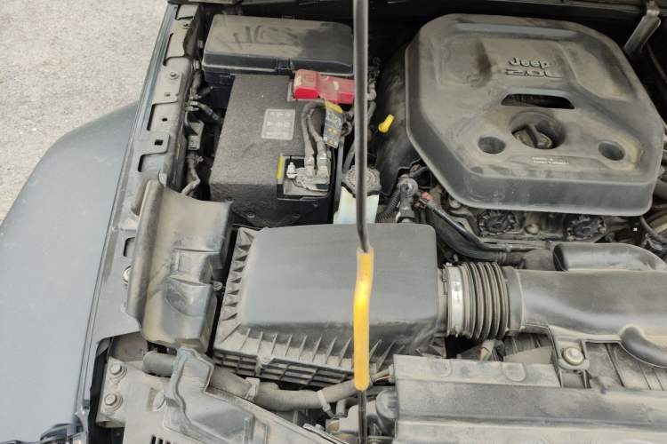 Used Jeep Wrangler 2019 2.0T Rubicon Four-Door Version China VI Emission Standard Engine Bay Right