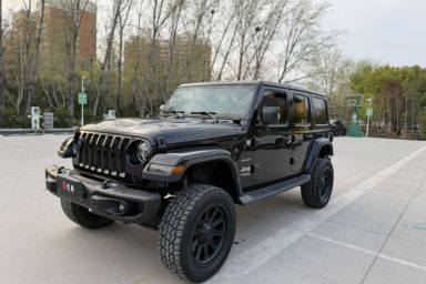 Used Jeep Wrangler 2019 2.0T Sahara Four-Door Version China VI Emission Standard