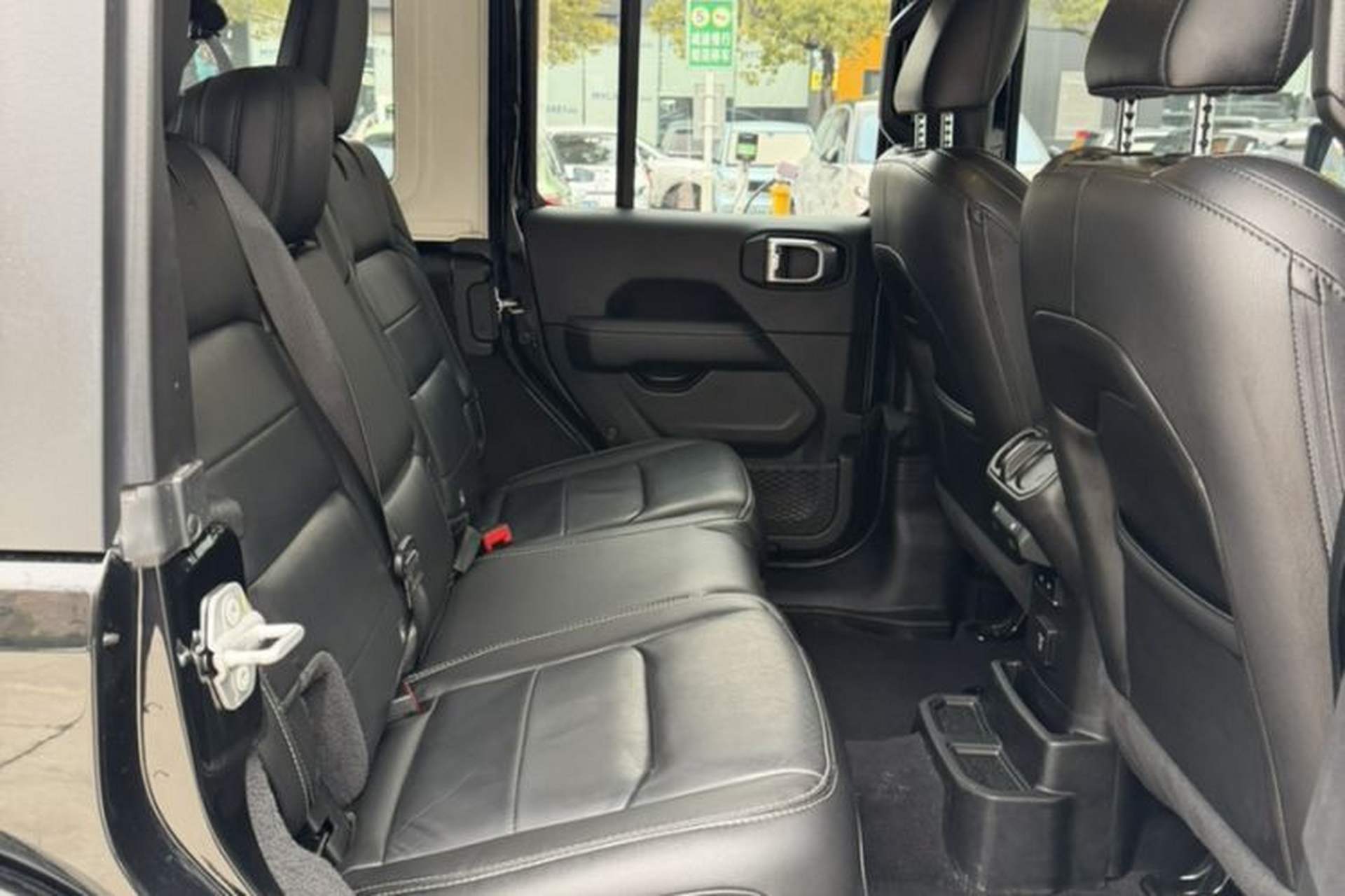 Used Jeep Wrangler 2019 2.0T Sahara Four-Door Version China VI Emission Standard Exterior 11