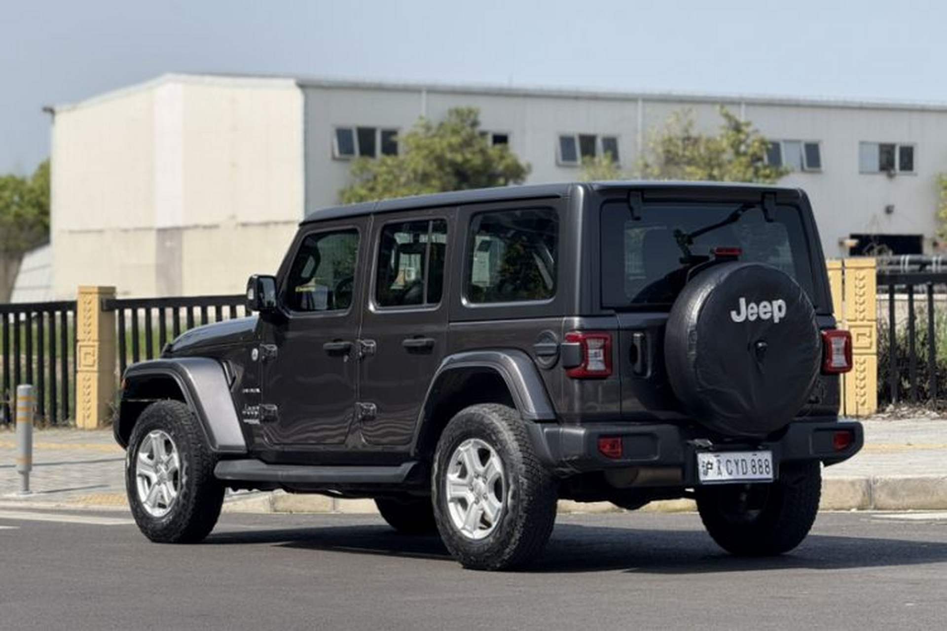 Used Jeep Wrangler 2019 2.0T Sahara Four-Door Version China VI Emission Standard Exterior 2