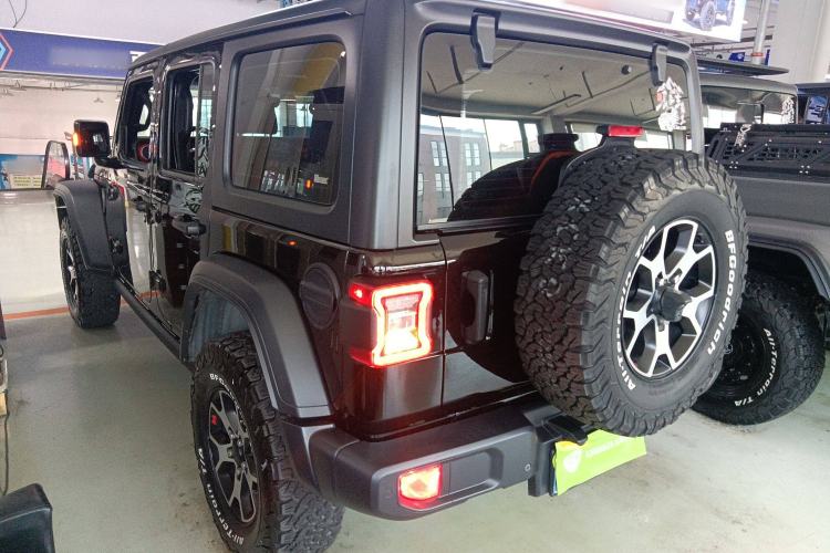 Used Jeep Wrangler 2019 2.0T Rubicon Four-Door Version China VI Emission Standard Exterior 3
