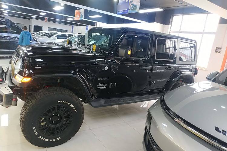 Used Jeep Wrangler 2019 2.0T Sahara Four-Door Version China VI Emission Standard Exterior 3
