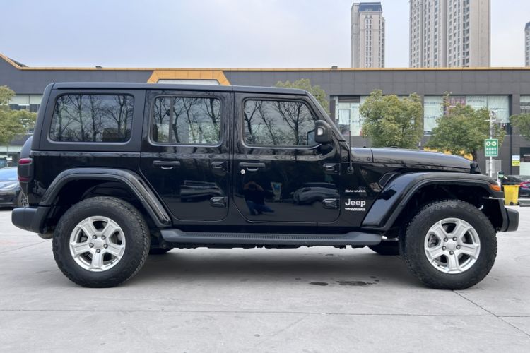Used Jeep Wrangler 2019 2.0T Sahara Four-Door Version China VI Emission Standard Exterior 4