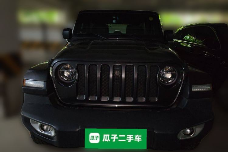Used Jeep Wrangler 2019 2.0T Sahara Four-Door Electric Convertible China VI Emission Standard Front