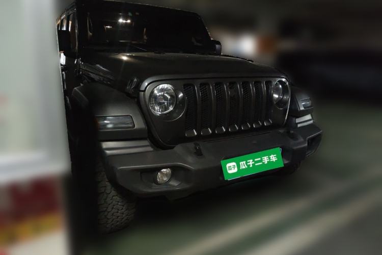 Used Jeep Wrangler 2019 2.0T automatic four-door hardtop parallel imported vehicle Front Right 45 Deg