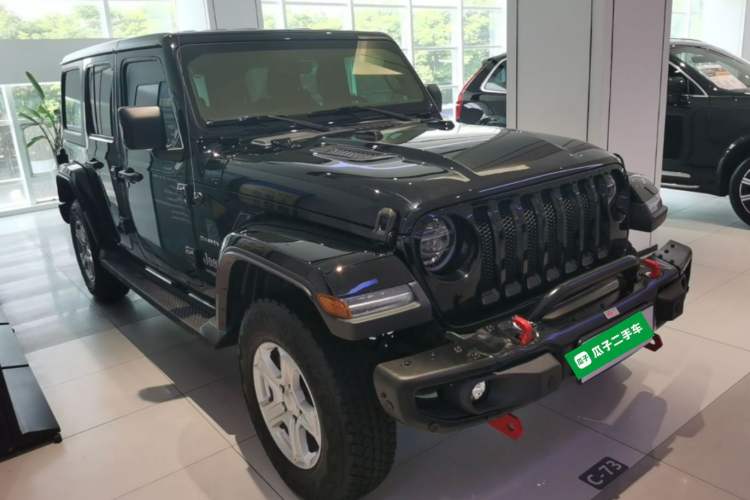Used Jeep Wrangler 2019 2.0T Sahara Four-Door Version China VI Emission Standard Front Right 45 Deg