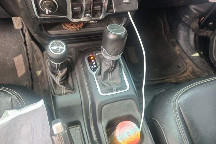 Used Jeep Wrangler 2019 2.0T Sahara 4-Door Version China V Standard Gear Lever