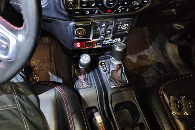 Used Jeep Wrangler 2019 2.0T Rubicon Four-Door Version China V Emission Standard Gear Lever