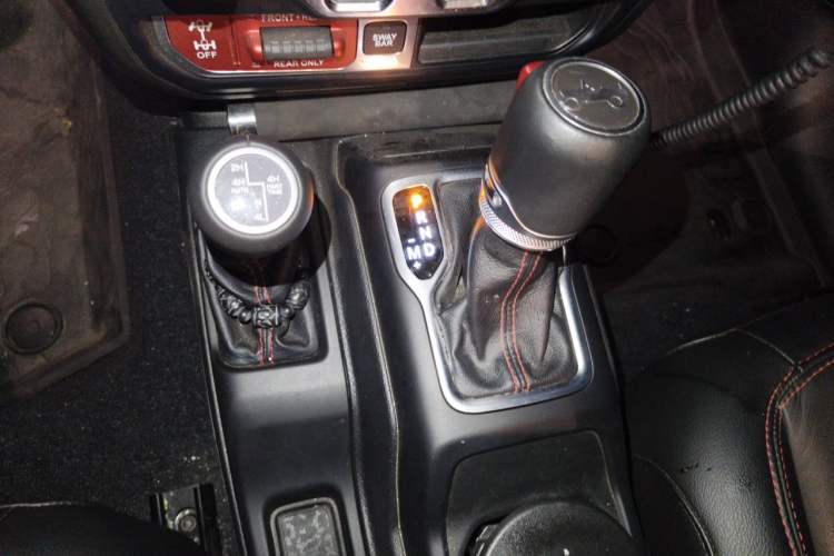 Used Jeep Wrangler 2019 2.0T Rubicon Four-Door Version China V Emission Standard Gear Lever