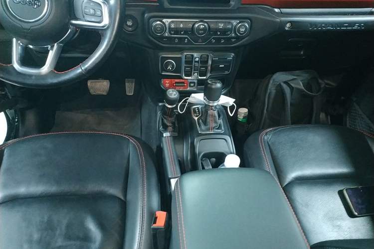 Used Jeep Wrangler 2019 2.0T Rubicon Four-Door Version China VI Emission Standard Gear Lever