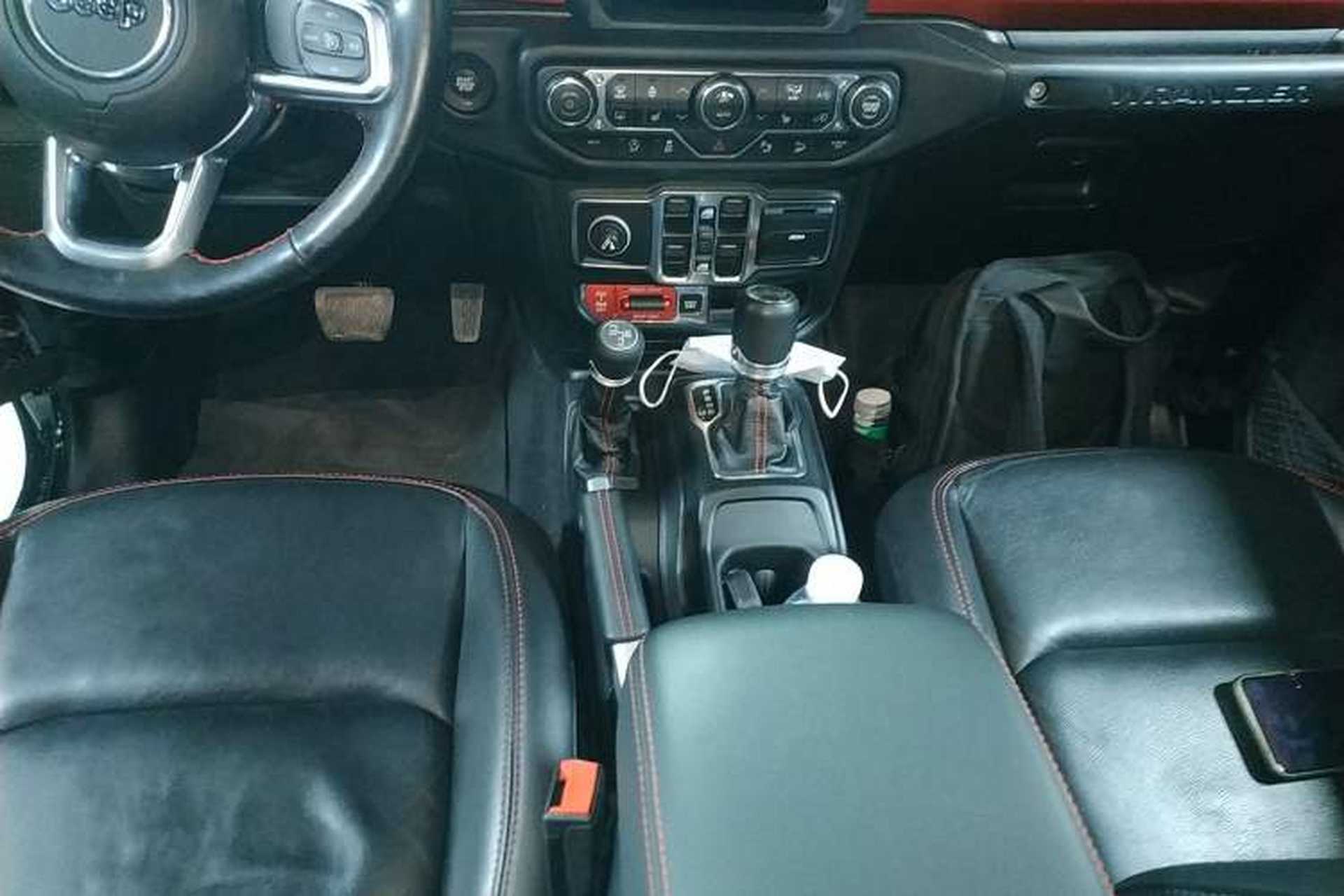 Used Jeep Wrangler 2019 2.0T Rubicon Four-Door Version China VI Emission Standard Gear Lever