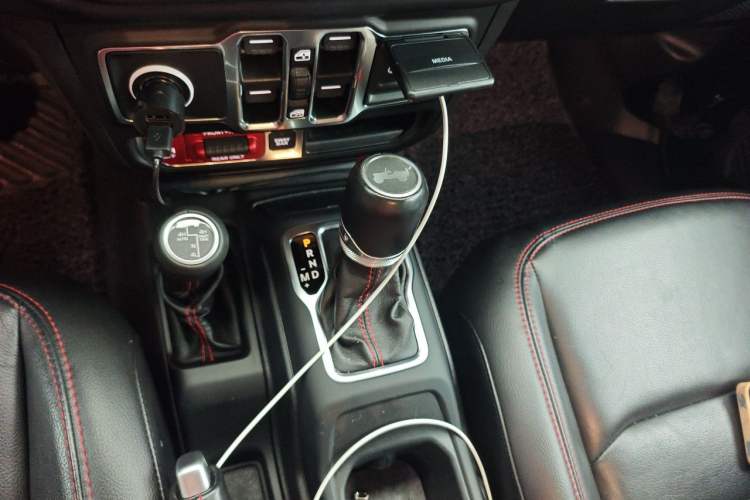 Used Jeep Wrangler 2019 2.0T Rubicon Four-Door Version China VI Emission Standard Gear Lever