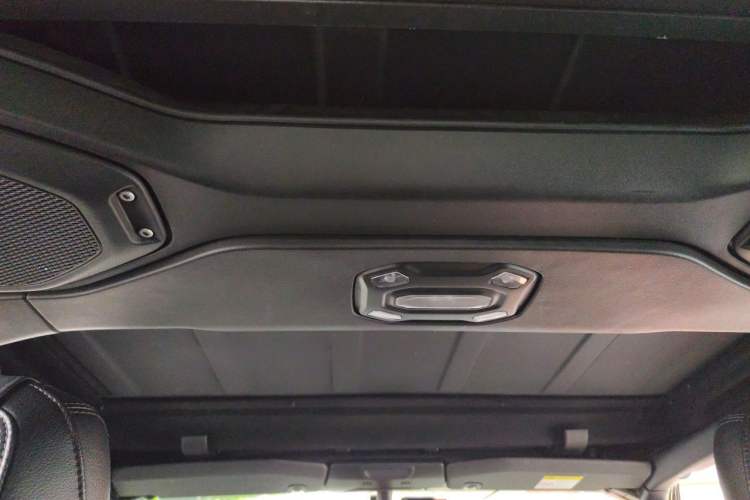 Used Jeep Wrangler 2019 2.0T Sahara Four-Door Version China VI Emission Standard Headliner