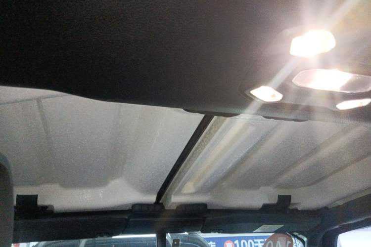 Used Jeep Wrangler 2019 2.0T Rubicon Four-Door Version China VI Emission Standard Headliner