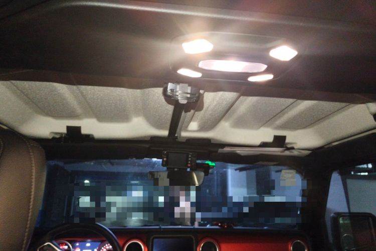 Used Jeep Wrangler 2019 2.0T Rubicon Four-Door Version China V Emission Standard Headliner