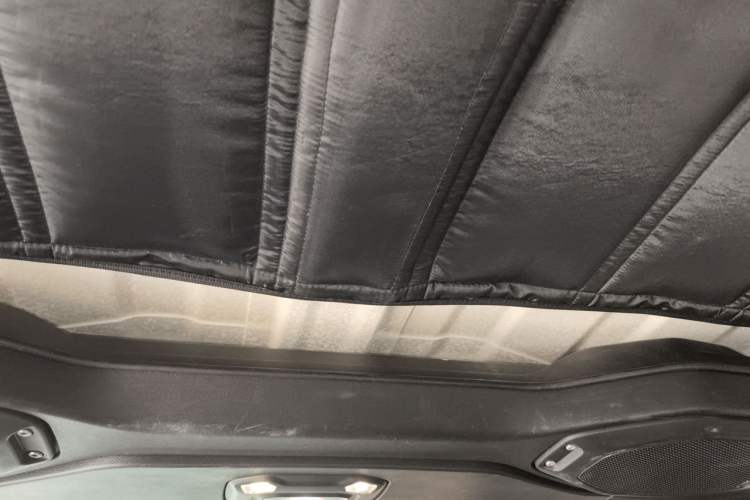 Used Jeep Wrangler 2019 2.0T Sahara Four-Door Version China VI Emission Standard Headliner