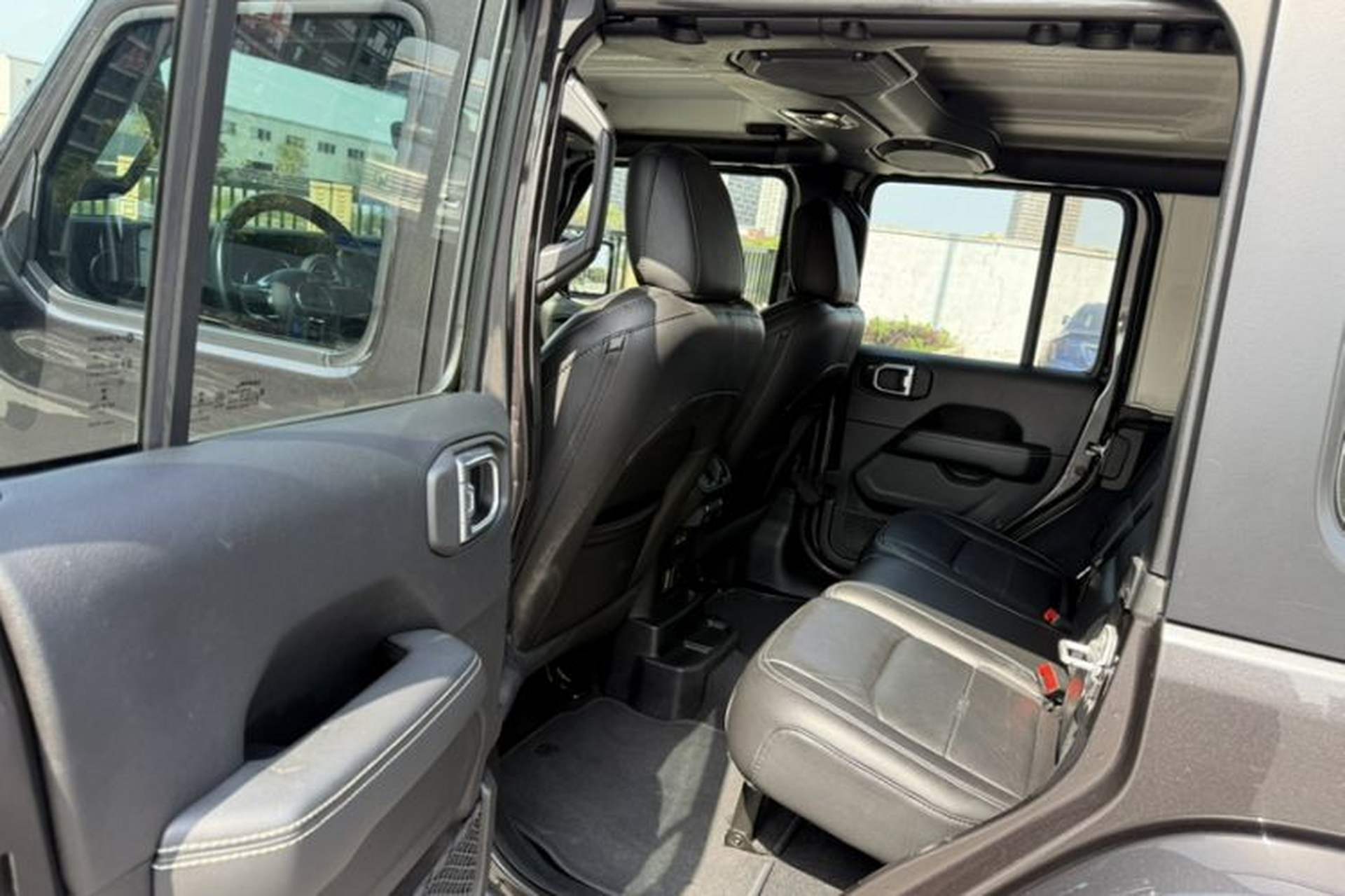 Used Jeep Wrangler 2019 2.0T Sahara Four-Door Version China VI Emission Standard Interior 12