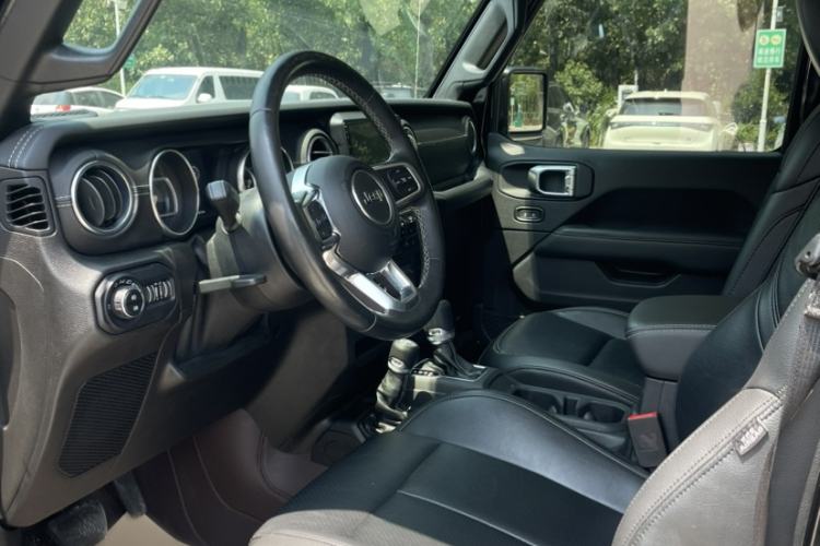 Used Jeep Wrangler 2019 2.0T Sahara 4-Door Version China V Standard Interior 2